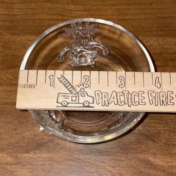 Vtg Clear Glass 3 Footed Bowl Scroll And Leaf Pattern 2.5 Inches X 4 Inches - Picture 9 of 11